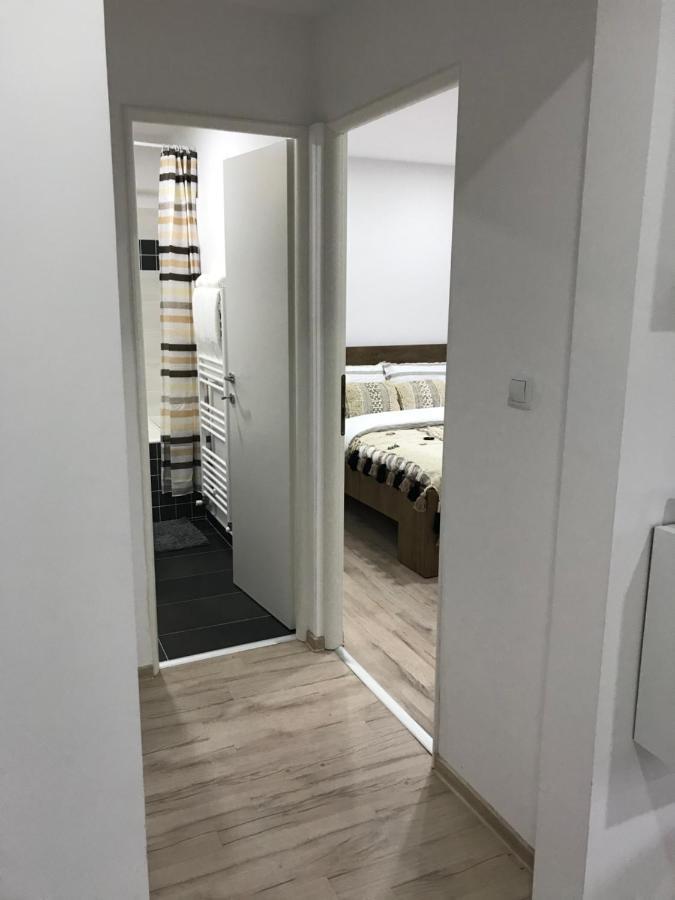 Comfy Apartment - Free Private Parking,Ac,Wi-Fi Carei Exterior photo