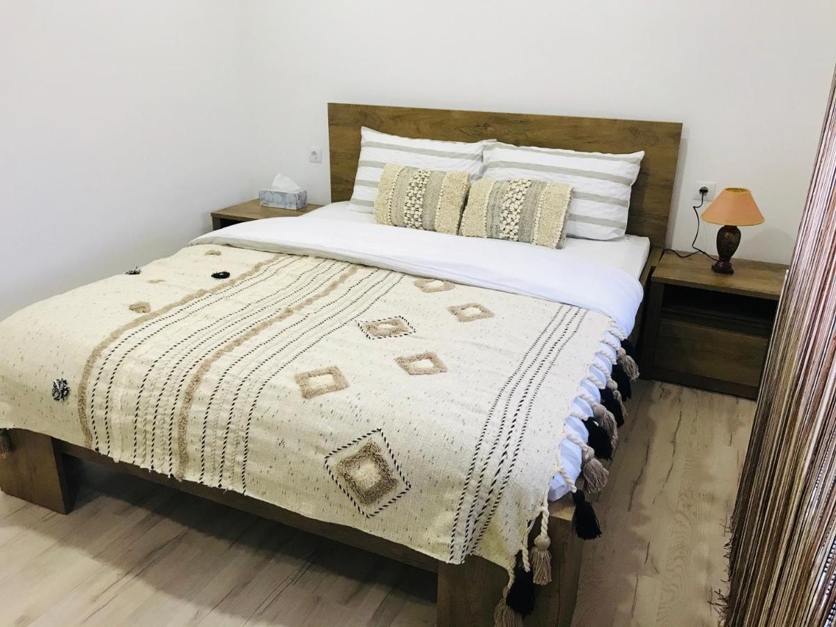 Comfy Apartment - Free Private Parking,Ac,Wi-Fi Carei Exterior photo